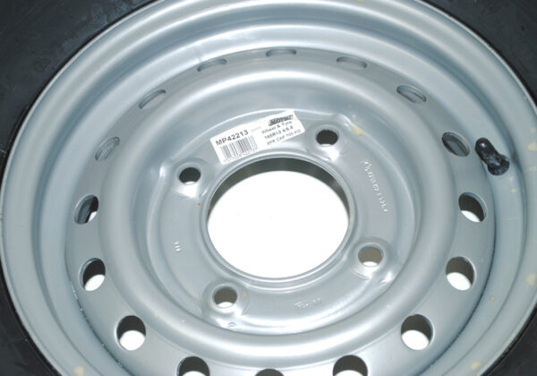 MP42213 165x13 Wheel & Tyre - Image 3