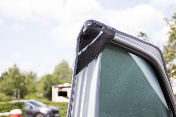 MP6612 External Blackout Screen For Volkswagen T5/T6 Campervans - Image 4