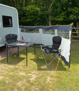 MP9524 3 Panel Steel Poled Windbreak