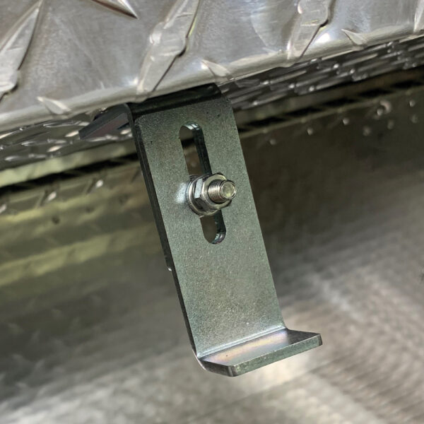 MP62181 Large Lockable Aluminium Trailer Toolbox 810x372x370mm - Image 5